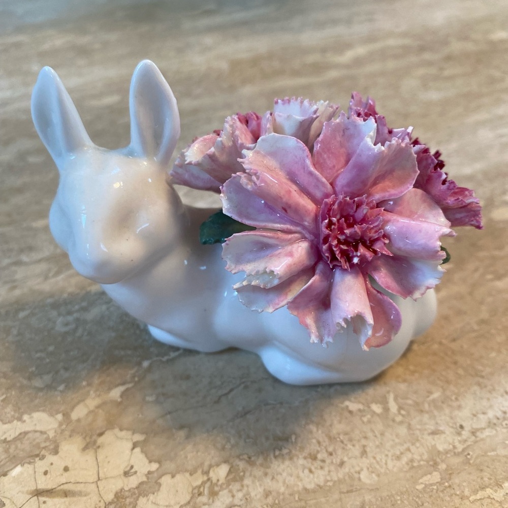 Easter StanfordShire  Easter Fine Bone Figurine